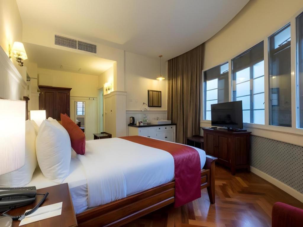 The Chambers Hotel George Town Exterior photo