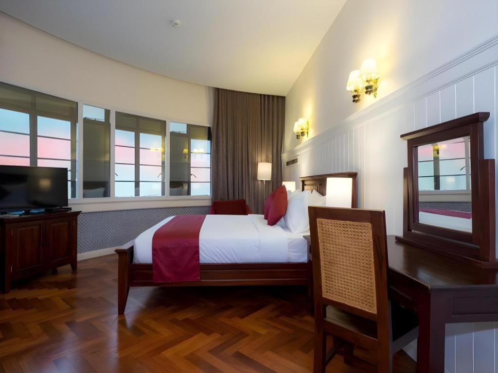 The Chambers Hotel George Town Exterior photo