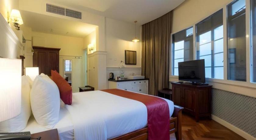 The Chambers Hotel George Town Exterior photo